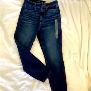 NWT American Eagle size 6-Xshort highest waist jegging!